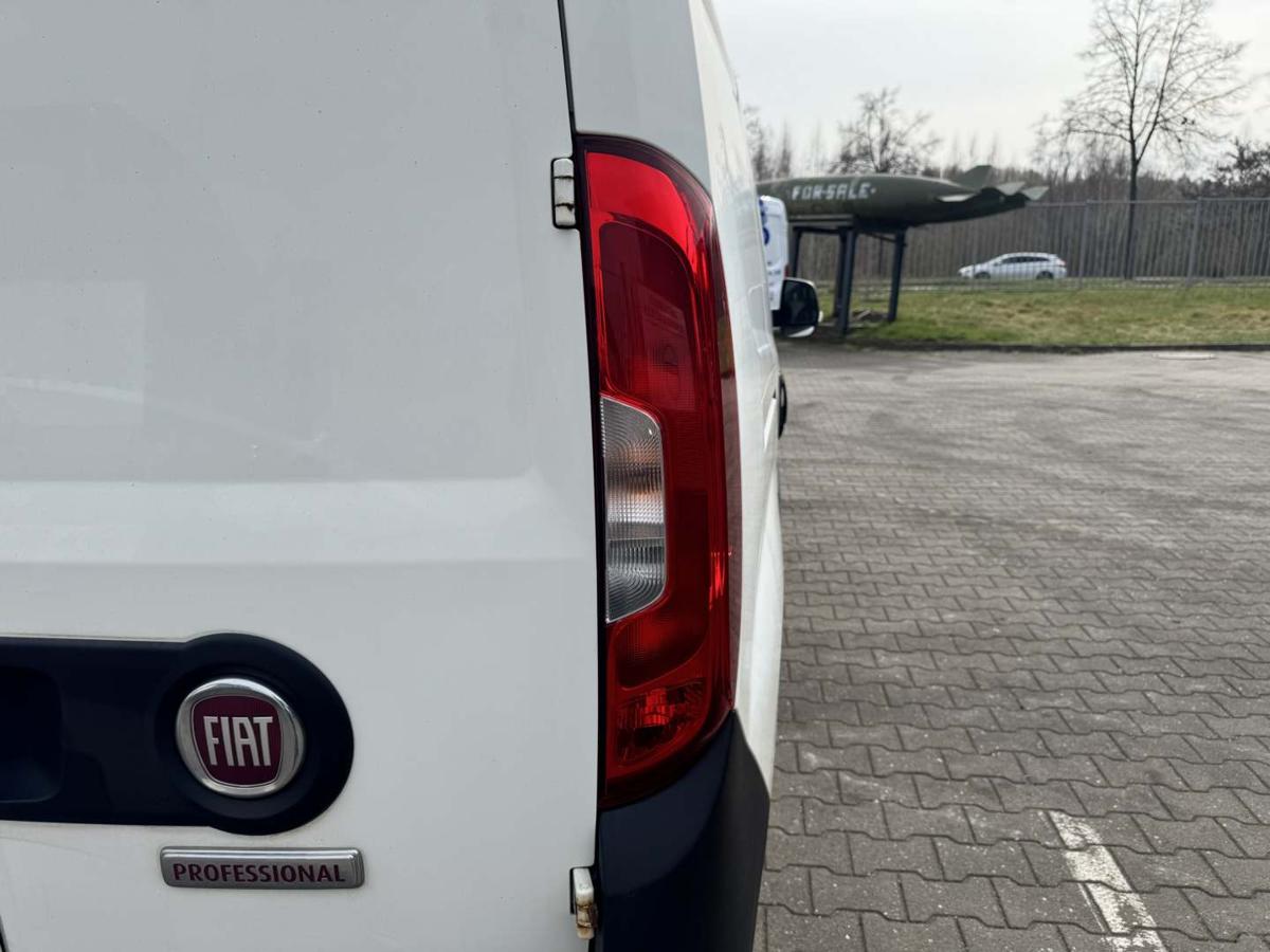 Fiat Doblo 2 original R&uuml;cklicht R&uuml;ckleuchte Schlussleuchte rechts Facelift Bj.2018